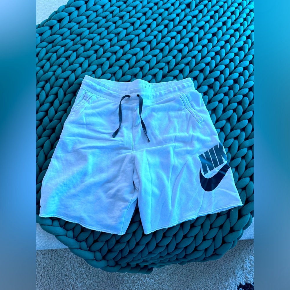 Nike logo sweat shorts L white